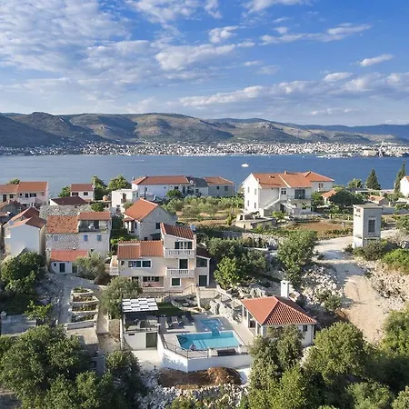 וילה Boulder Donji Okrug (Ciovo)