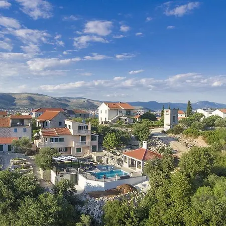 Boulder * Donji Okrug (Ciovo)