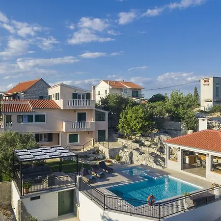 Boulder * Donji Okrug (Ciovo)