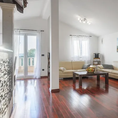 Boulder * Donji Okrug (Ciovo)