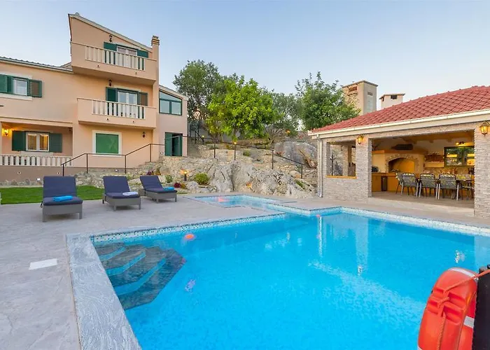 Boulder Villa