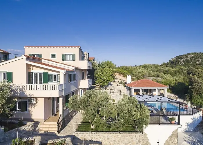 Villa Boulder