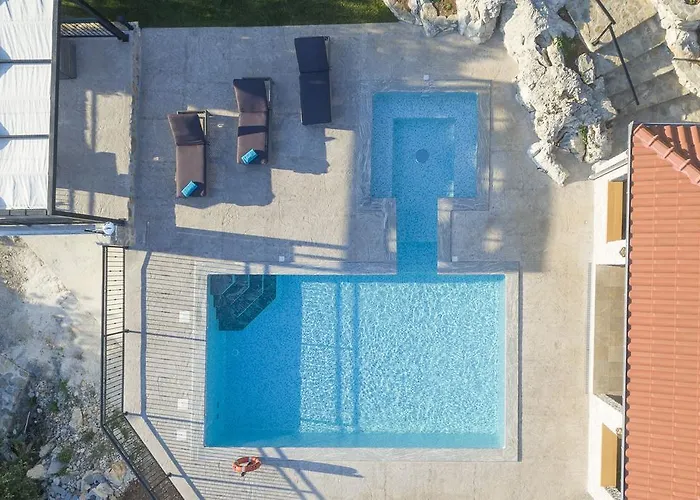 Boulder Villa