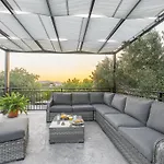Boulder Villa *