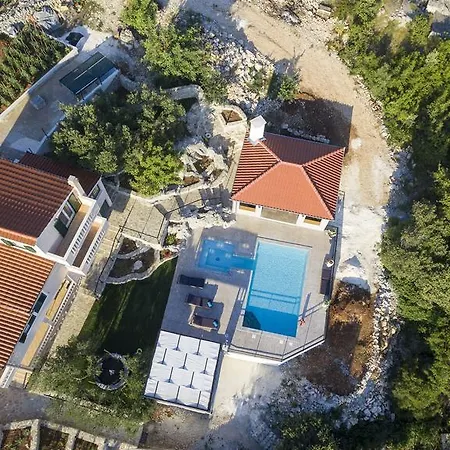 Boulder Villa *