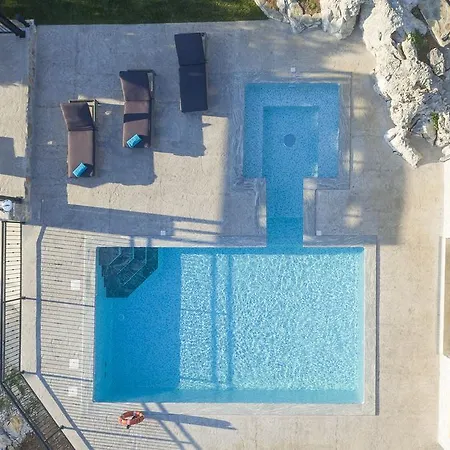 Boulder Villa