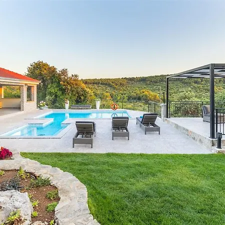 Villa Boulder