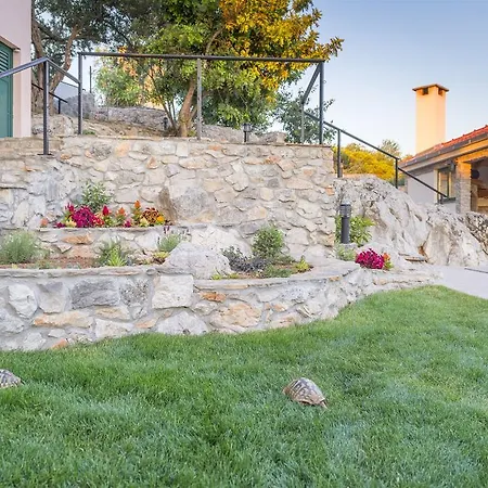 Boulder Villa
