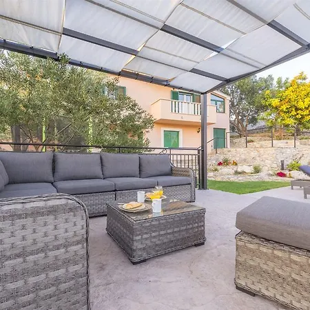 Boulder Villa *