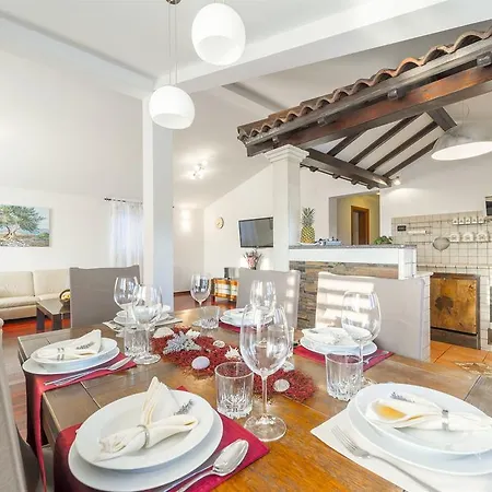 Boulder Villa