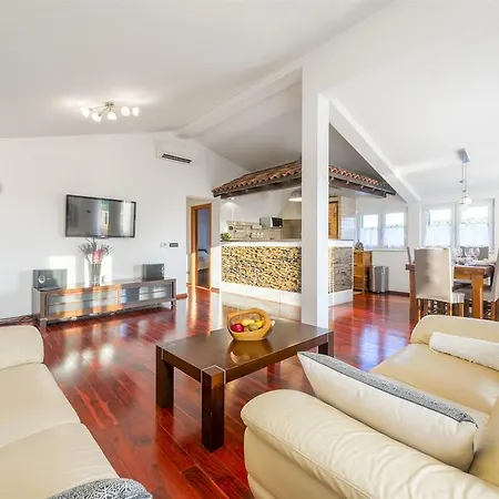 Boulder Villa *
